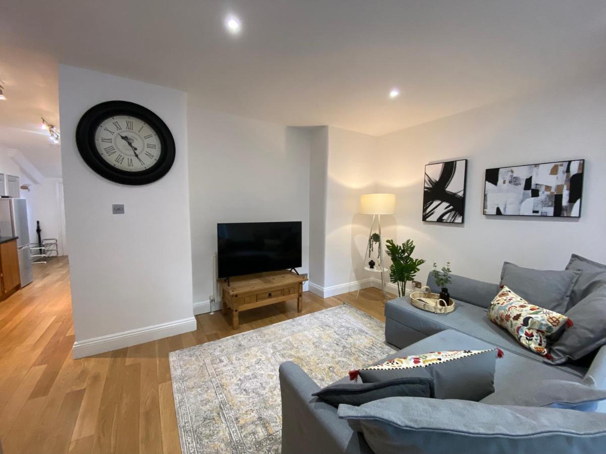 Fantastic Spacious Garden Flat With Own Private Entrance Londen Buitenkant foto