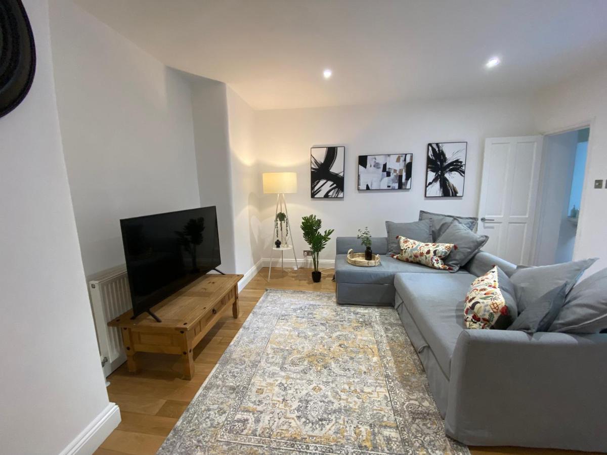 Fantastic Spacious Garden Flat With Own Private Entrance Londen Buitenkant foto